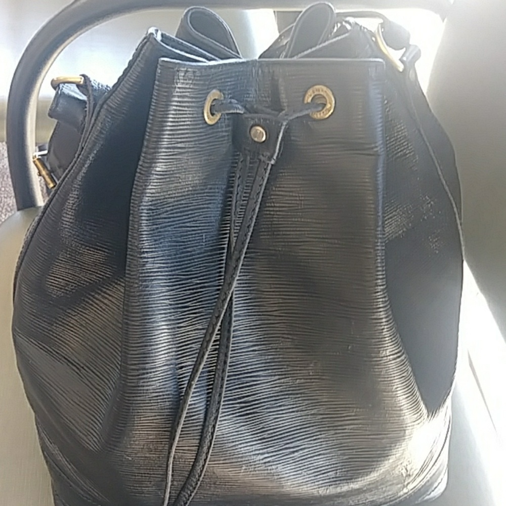 Authentic Louis vittion Noe